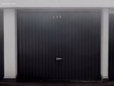 garage pour voiture   moto ou stockage