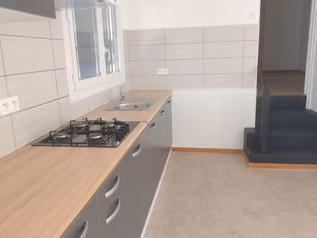 location t2 avec jardin et terrasse dans maison