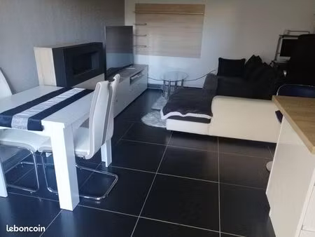 t2 lumineux rdc sans vis-à-vis – piscine – meublé ou vide