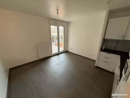 studio récent de 25m2 à louer
