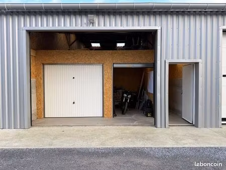 a louer box de stockage de 6 m² (idéal moto ou autre)