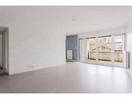 vente appartement 4 pièces à saint-jacques-de-la-lande (35136) : à vendre 4 pièces / 79m² 