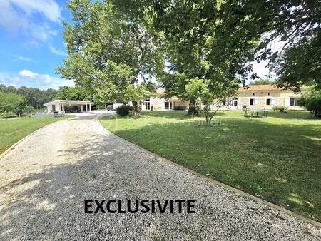 corps de ferme de 379 m² à cercoux