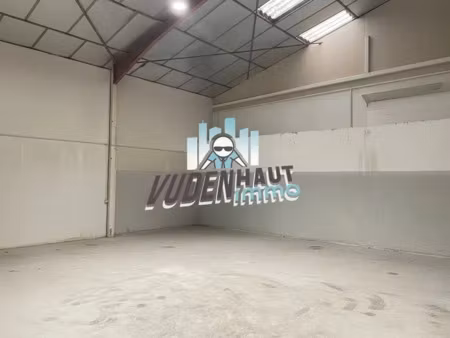 local d'activité 461 m²