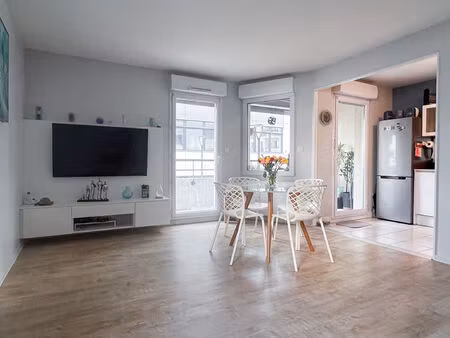 appartement angers 3 pièces  garage  balcon  ascenseur  hypercentre