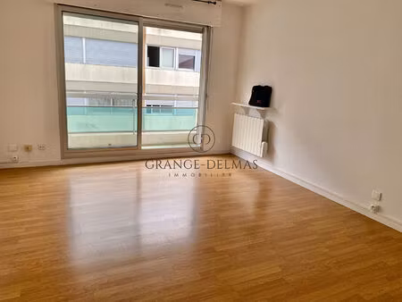 appartement avec balcon et parking - tivoli