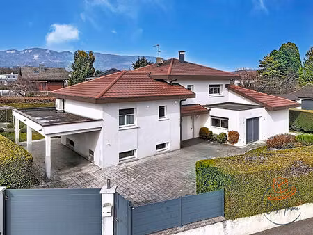 villa de 240m² avec piscine proche de genève