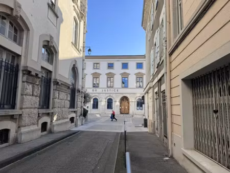 local commercial a louer