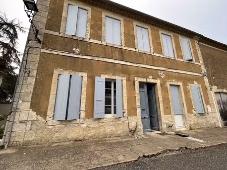 maison de village en pierre!