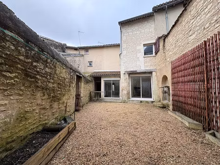 vente maison 5 pièces 165 m² à mirebeau (86110)  87 500 €