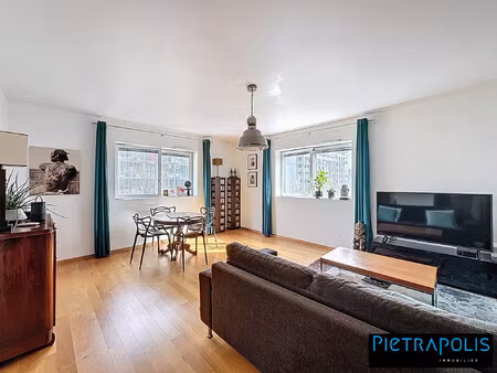 t2 de 52 m² dans immeuble emblématique de confluence