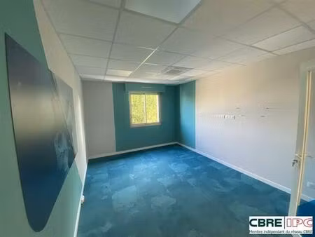 location bureau mont de marsan 97 m²