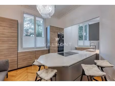 appartement de caractère dans un immeuble art déco