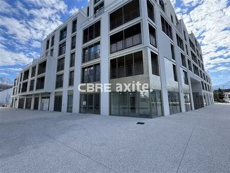 location commerce chambéry 46 m²