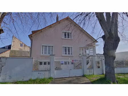 maison chatellerault 8 pièce(s) 155 m2