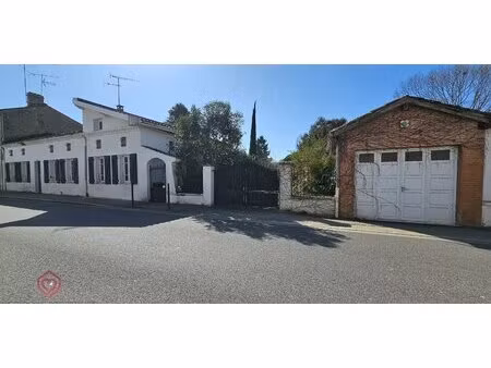 maison à rénover pour partie  beau potentiel