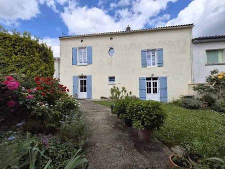 vente maison 7 pièces 165 m² à loulay (17330)  162 500 €
