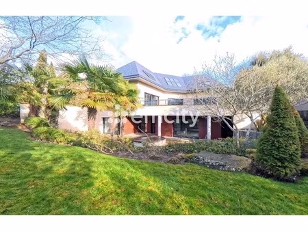 maison 9 pièces - 335 m²