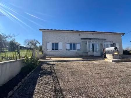 vente maison 4 pièces 111 m² à montmoreau-saint-cybard (16190)  138 320 €