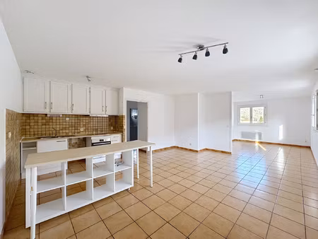 location appartement 3 pièces 85m² champeix 63320