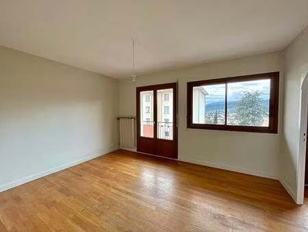 location appartement 3 pièces 61m² aubenas 07200