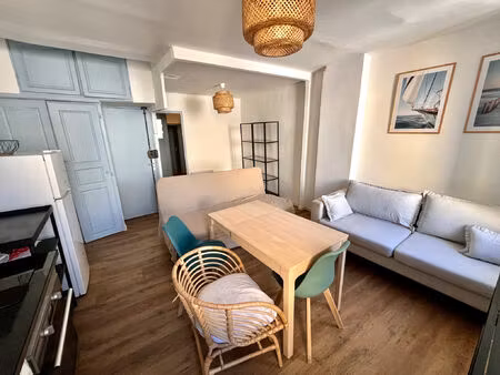 location appartement 2 pièces 40 m² à marseille 2 (13002)