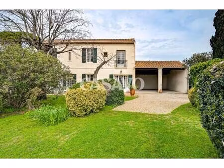 vente maison 6 pièces de 153m² - 13200 arles