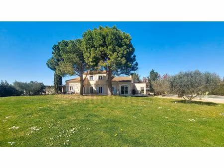 chateaurenard : villa bastide rénovée en campagne avec piscine