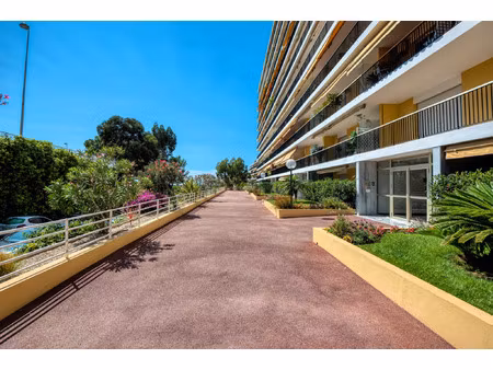 vente bureau 7 pièces 200 m² nice (06200)