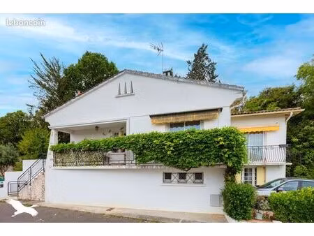 maison de ville 6 pièces 130 m²