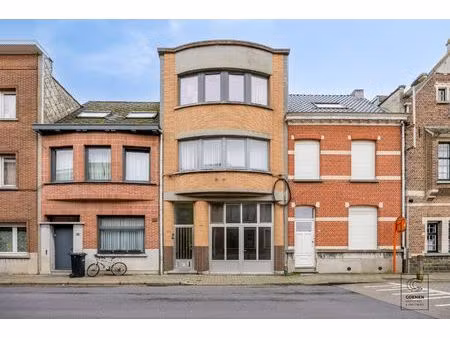 riante woning  momenteel ingericht als 3 appartement op een schitterende locatie in het ce