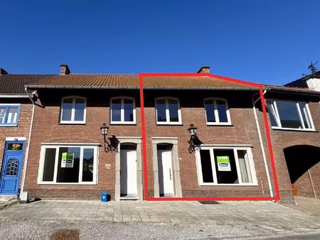 gesloten bebouwing op rustige locatie in maasmechelen