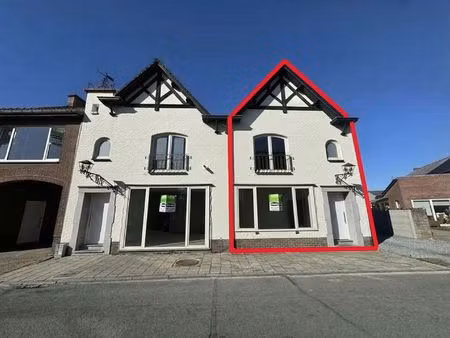 halfopen bebouwing op rustige locatie in maasmechelen