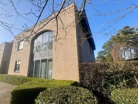 uitzonderlijk ruim duplex appartement (h.o.b)