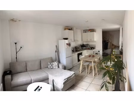 location appartement 3 pièces 60 m² à sommières (30250)