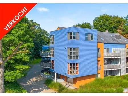 luxe  ruime penthouse (192m²) met groot terras tegen het bos