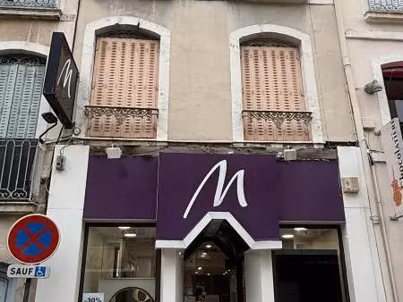 local commercial sur deux niveaux 125 m²