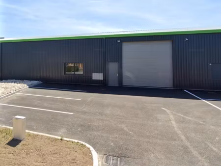 local d'activités - location - 286 m² - st denis les bourg