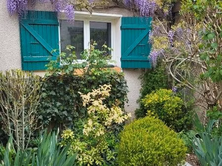 charmante maison de ville - 4 chambres - quartier calme  proche gare et écoles