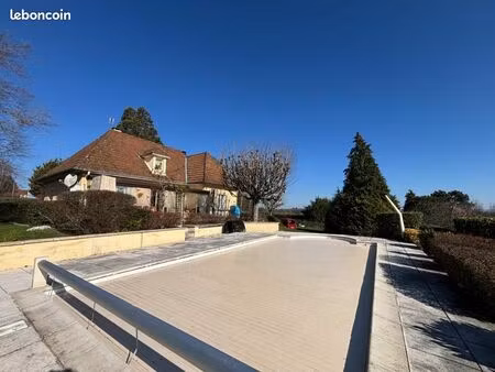 maison 7 pièces 165 m²