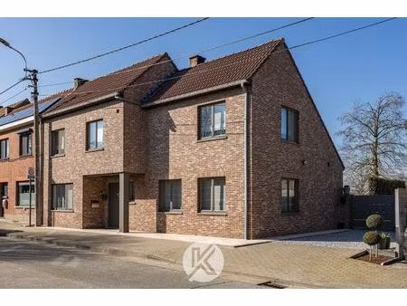 ruime halfopen bebouwing op strategische locatie