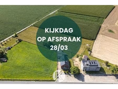 robuuste woning met omliggende weides