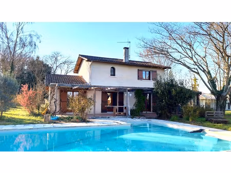 maison dans un cadre magnifique