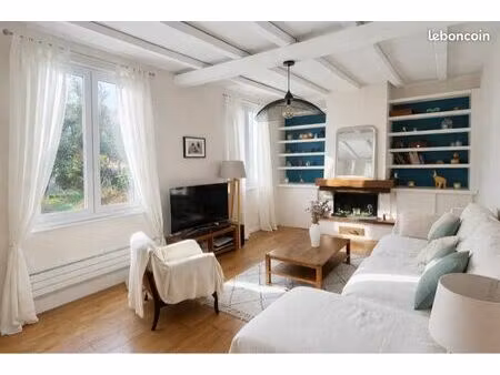 maison familiale 118 m² – jardin exposé sud – stationnement privatif- pompe à chaleur