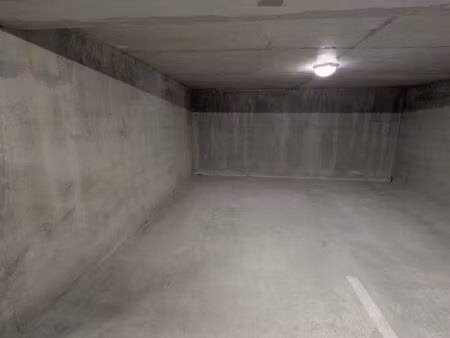 parking/box 11 m² annecy