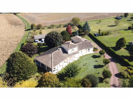 vente maison 5 pièces 230 m² bécheresse (16250)