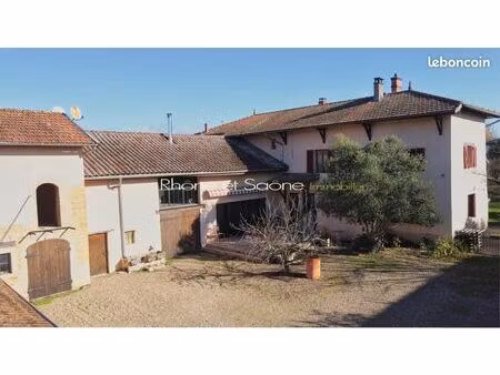 maison 5 pièces 240 m²