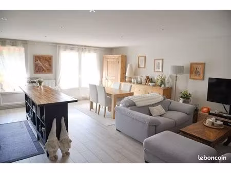 rare à la vente – appartement lumineux traversant avec extérieur (2 balcons)