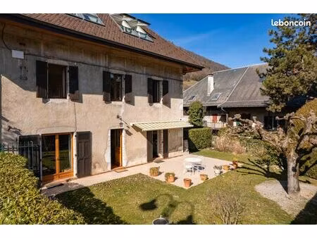 sévrier – t3/4 duplex de caractère avec jardin privatif  garage et stationnement