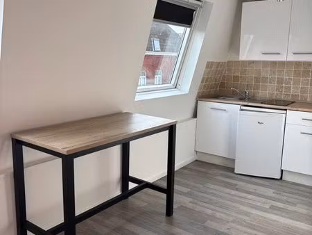 location studio meublé